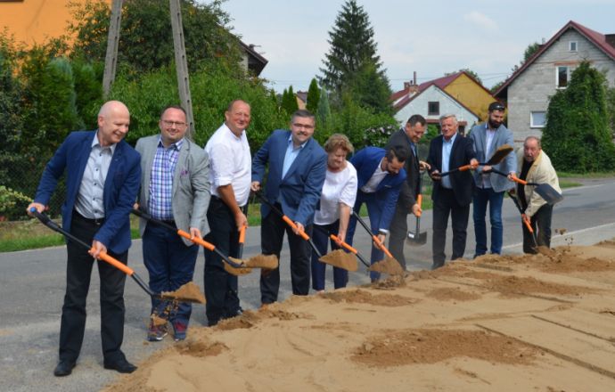 W Drwini ruszyła rozbudowa drogi