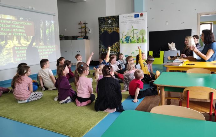 Przedszkolaki z Wiśnicza posadziły drzewo