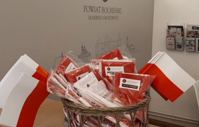 Przyjdź po flagę do starostwa