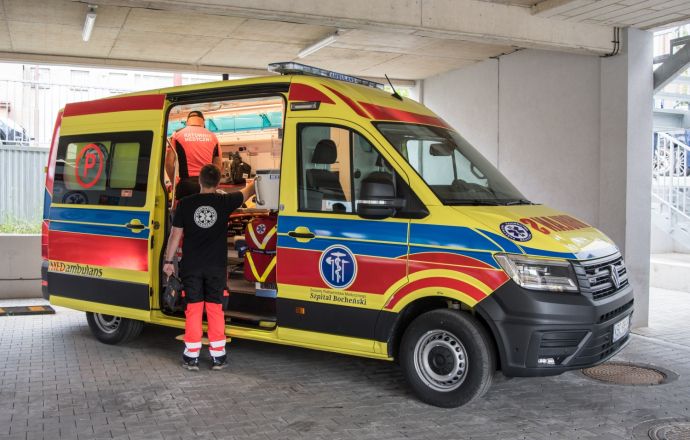 Nowa karetka dla bocheńskich ratowników medycznych 