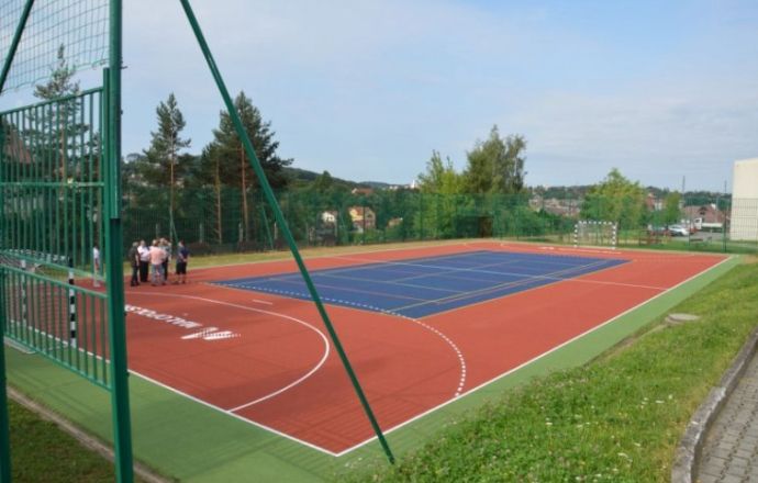 Powiat otrzymał środki na przebudowę boiska przy II LO 