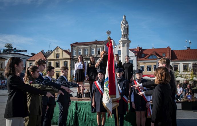 Uroczyste ślubowanie uczniów 1 LO w Bochni 