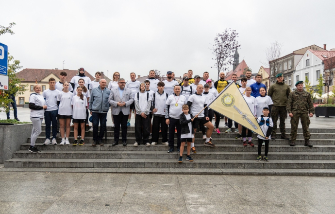 Uczestnicy biegu sztafetowego z Bochni do Sanoka