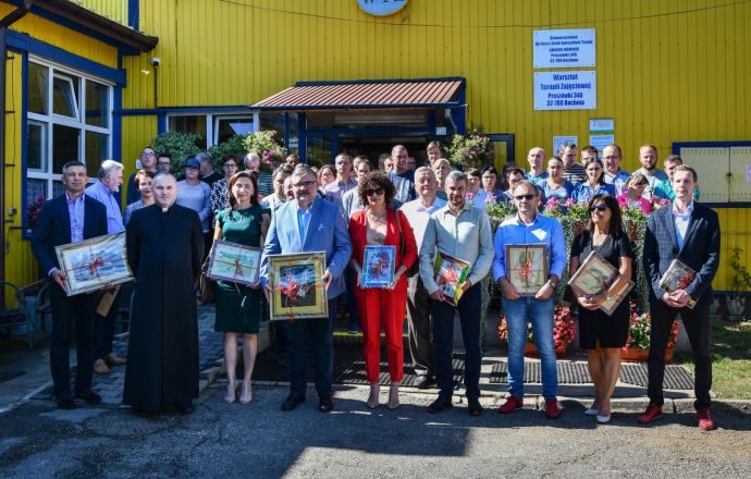 Siedziba WTZ w Proszówkach z nowy dachem