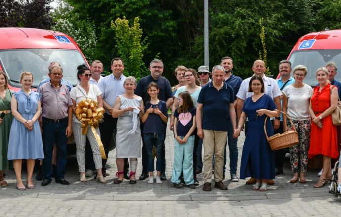 Przekazanie nowych pojazdów dla DPS i ŚDS w Bochni